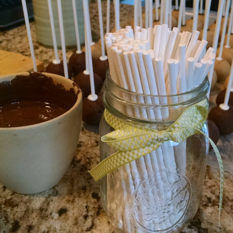 Dipping Cake pops with sticks